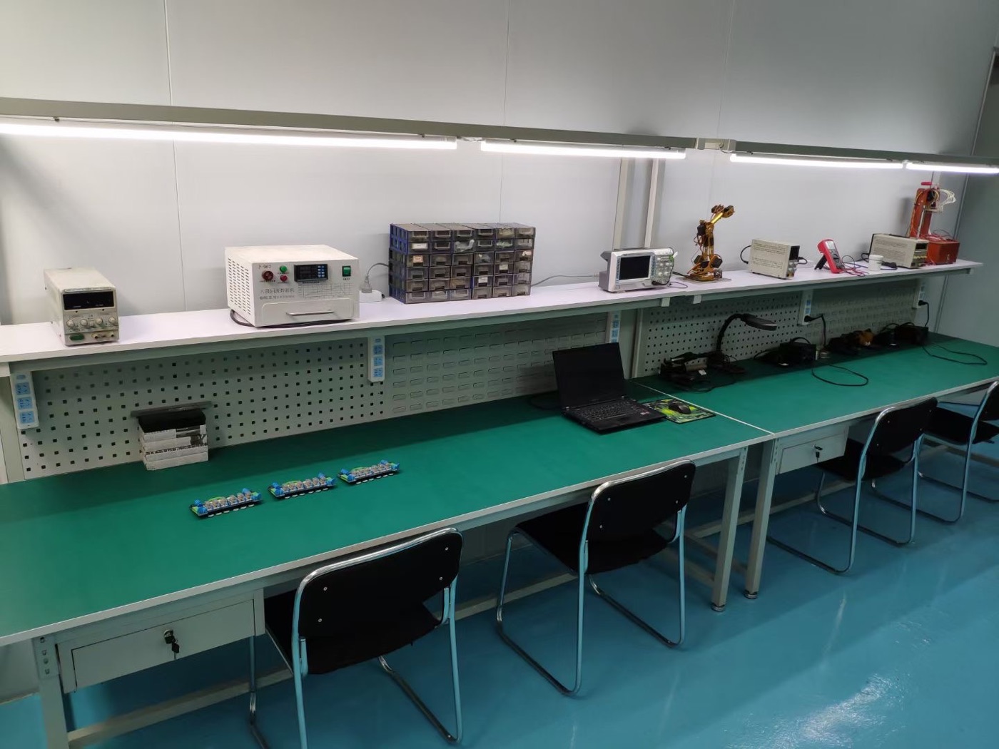 Zhigong R&D and electrical testing bench